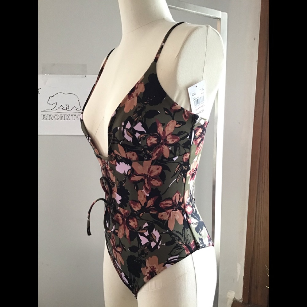 RVCA 1 piece swimsuit